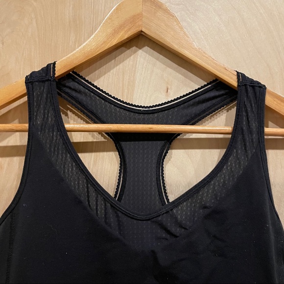 Lululemon Tank - built in bra - Picture 6 of 9